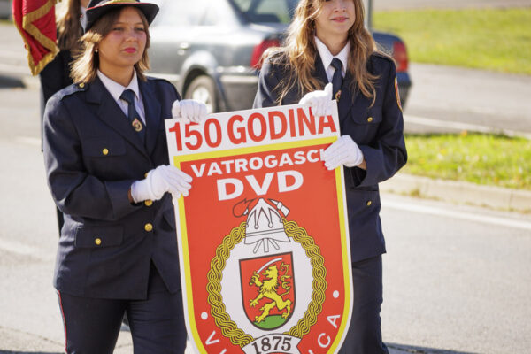 Fotogalerija: Svečanom sjednicom i defileom gradskim ulicama proslavljena 150. godišnjica vatrogastva u Virovitici 62 U5A3653