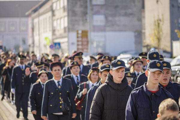 Fotogalerija: Svečanom sjednicom i defileom gradskim ulicama proslavljena 150. godišnjica vatrogastva u Virovitici 64 U5A3669