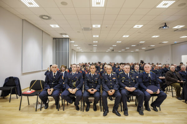 Fotogalerija: Svečanom sjednicom i defileom gradskim ulicama proslavljena 150. godišnjica vatrogastva u Virovitici 69 U5A3762