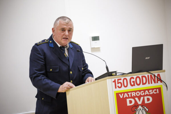 Fotogalerija: Svečanom sjednicom i defileom gradskim ulicama proslavljena 150. godišnjica vatrogastva u Virovitici 75 U5A3876