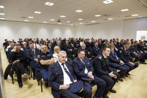 Fotogalerija: Svečanom sjednicom i defileom gradskim ulicama proslavljena 150. godišnjica vatrogastva u Virovitici 86 U5A3950