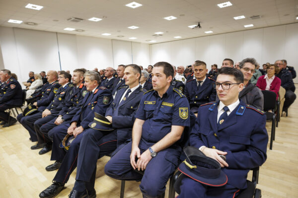 Fotogalerija: Svečanom sjednicom i defileom gradskim ulicama proslavljena 150. godišnjica vatrogastva u Virovitici 92 U5A3983