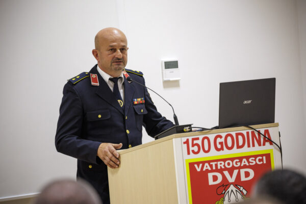Fotogalerija: Svečanom sjednicom i defileom gradskim ulicama proslavljena 150. godišnjica vatrogastva u Virovitici 99 U5A4052
