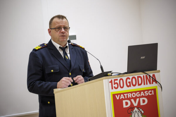 Fotogalerija: Svečanom sjednicom i defileom gradskim ulicama proslavljena 150. godišnjica vatrogastva u Virovitici 100 U5A4085