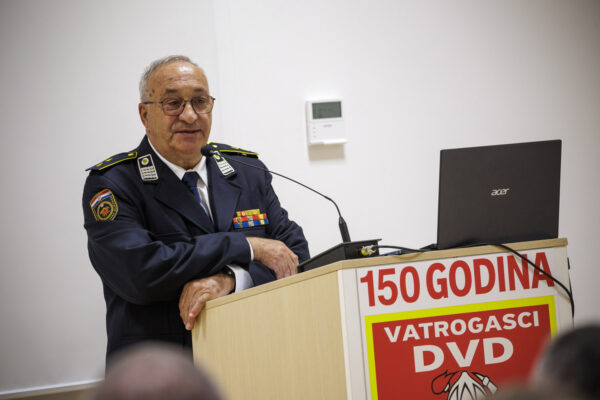 Fotogalerija: Svečanom sjednicom i defileom gradskim ulicama proslavljena 150. godišnjica vatrogastva u Virovitici 101 U5A4106