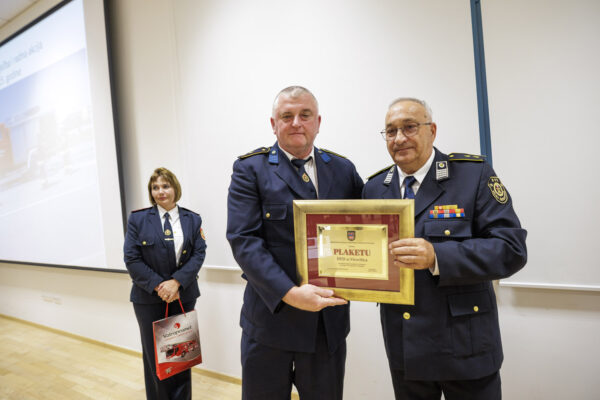 Fotogalerija: Svečanom sjednicom i defileom gradskim ulicama proslavljena 150. godišnjica vatrogastva u Virovitici 102 U5A4122