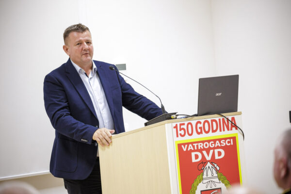 Fotogalerija: Svečanom sjednicom i defileom gradskim ulicama proslavljena 150. godišnjica vatrogastva u Virovitici 103 U5A4126