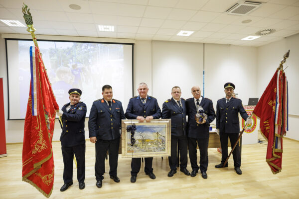 Fotogalerija: Svečanom sjednicom i defileom gradskim ulicama proslavljena 150. godišnjica vatrogastva u Virovitici 115 U5A4352