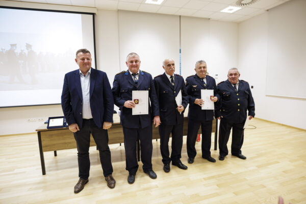 Fotogalerija: Svečanom sjednicom i defileom gradskim ulicama proslavljena 150. godišnjica vatrogastva u Virovitici 119 U5A4399
