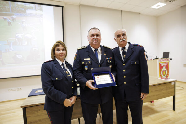 Fotogalerija: Svečanom sjednicom i defileom gradskim ulicama proslavljena 150. godišnjica vatrogastva u Virovitici 121 U5A4413