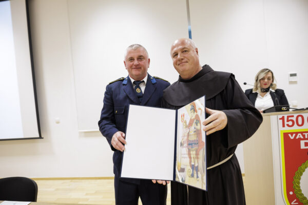 Fotogalerija: Svečanom sjednicom i defileom gradskim ulicama proslavljena 150. godišnjica vatrogastva u Virovitici 127 U5A4458