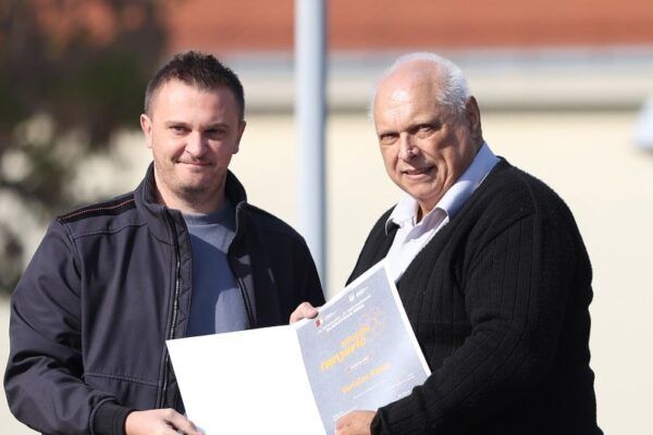 Ivan Mišković iz Županje osvojio Zlatnu žlicu Agroexpa za med od medljikovca: Ocijenjen 161 uzorak 50 jesen u gradu i agroexpo 200
