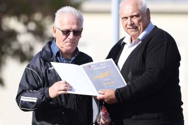 Ivan Mišković iz Županje osvojio Zlatnu žlicu Agroexpa za med od medljikovca: Ocijenjen 161 uzorak 48 jesen u gradu i agroexpo 209