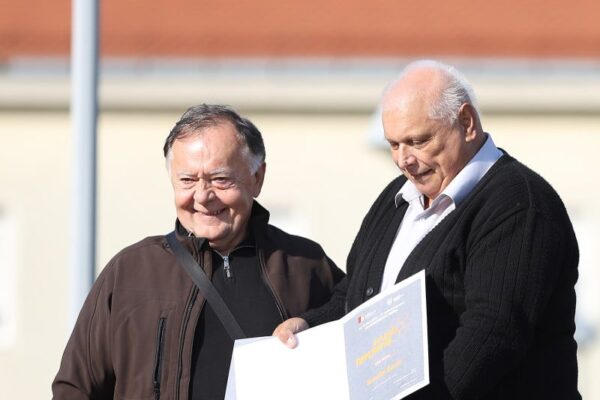 Ivan Mišković iz Županje osvojio Zlatnu žlicu Agroexpa za med od medljikovca: Ocijenjen 161 uzorak 45 jesen u gradu i agroexpo 223