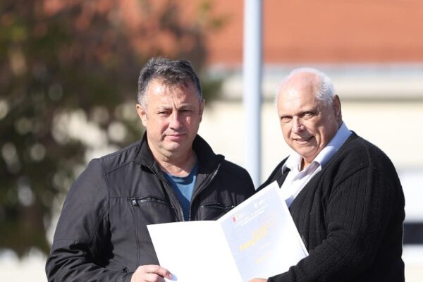 Ivan Mišković iz Županje osvojio Zlatnu žlicu Agroexpa za med od medljikovca: Ocijenjen 161 uzorak 43 jesen u gradu i agroexpo 241