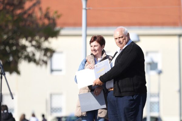 Ivan Mišković iz Županje osvojio Zlatnu žlicu Agroexpa za med od medljikovca: Ocijenjen 161 uzorak 39 jesen u gradu i agroexpo 258