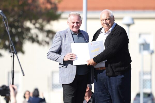 Ivan Mišković iz Županje osvojio Zlatnu žlicu Agroexpa za med od medljikovca: Ocijenjen 161 uzorak 33 jesen u gradu i agroexpo 292