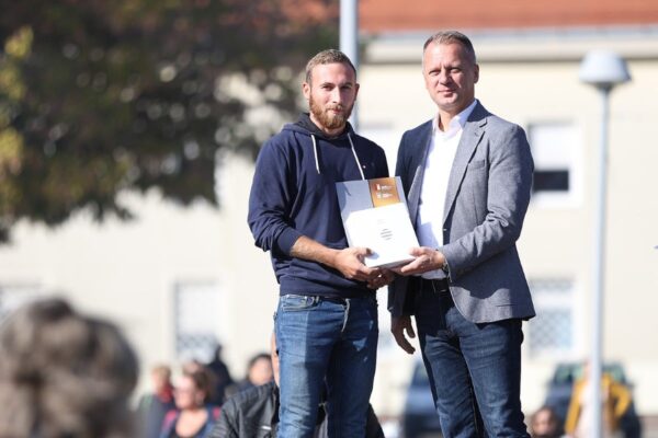 Ivan Mišković iz Županje osvojio Zlatnu žlicu Agroexpa za med od medljikovca: Ocijenjen 161 uzorak 19 jesen u gradu i agroexpo 356