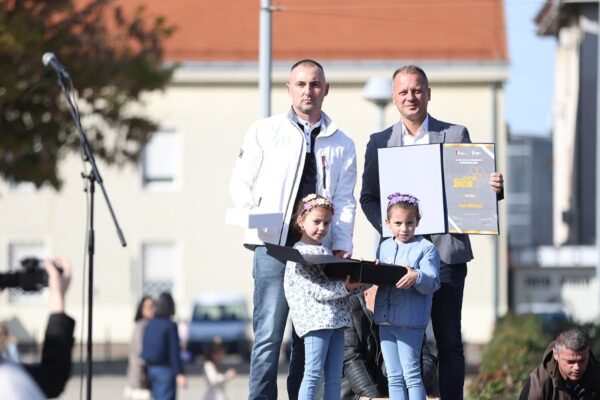 Ivan Mišković iz Županje osvojio Zlatnu žlicu Agroexpa za med od medljikovca: Ocijenjen 161 uzorak 4 jesen u gradu i agroexpo 481