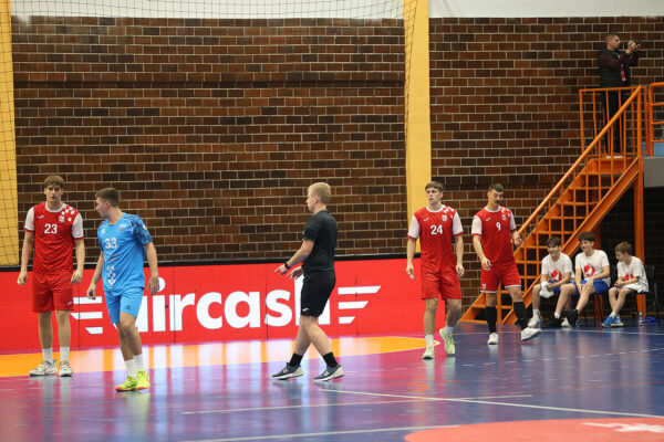 U prepunoj dvorani Tehničke škole Virovitica, juniori Hrvatske pobijedili su selekciju Hrvatskog akademskog sportskog saveza, odličan je bio naš Matko Moslavac 27 rukomet vtc air 219