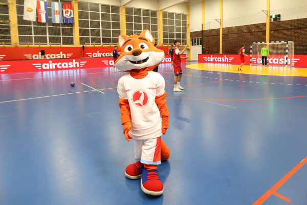 U prepunoj dvorani Tehničke škole Virovitica, juniori Hrvatske pobijedili su selekciju Hrvatskog akademskog sportskog saveza, odličan je bio naš Matko Moslavac 32 rukomet vtc air 343