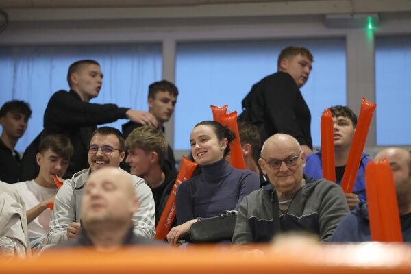 U prepunoj dvorani Tehničke škole Virovitica, juniori Hrvatske pobijedili su selekciju Hrvatskog akademskog sportskog saveza, odličan je bio naš Matko Moslavac 2 rukomet vtc air 41