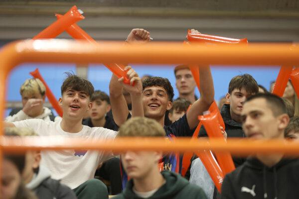 U prepunoj dvorani Tehničke škole Virovitica, juniori Hrvatske pobijedili su selekciju Hrvatskog akademskog sportskog saveza, odličan je bio naš Matko Moslavac 12 rukomet vtc air 73