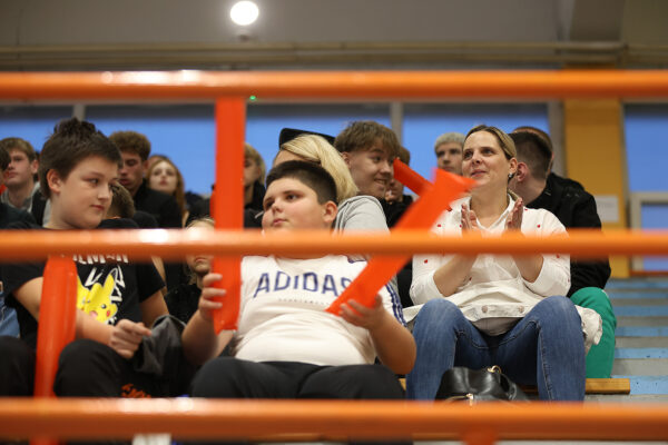 U prepunoj dvorani Tehničke škole Virovitica, juniori Hrvatske pobijedili su selekciju Hrvatskog akademskog sportskog saveza, odličan je bio naš Matko Moslavac 14 rukomet vtc air 79