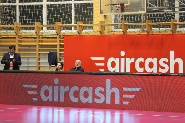 U prepunoj dvorani Tehničke škole Virovitica, juniori Hrvatske pobijedili su selekciju Hrvatskog akademskog sportskog saveza, odličan je bio naš Matko Moslavac 18 rukomet vtc air 97