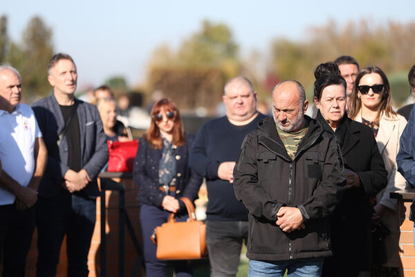 U povodu blagdana Svih svetih u Virovitici odana počast poginulim hrvatskim braniteljima i civilnim žrtvama 28 svi sveti vijenci i misa 155