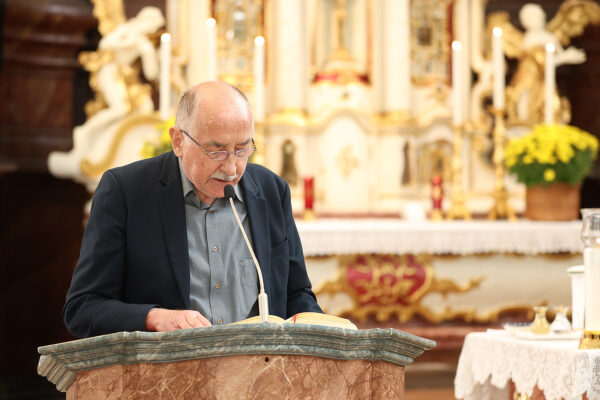 U povodu blagdana Svih svetih u Virovitici odana počast poginulim hrvatskim braniteljima i civilnim žrtvama 44 svi sveti vijenci i misa 233