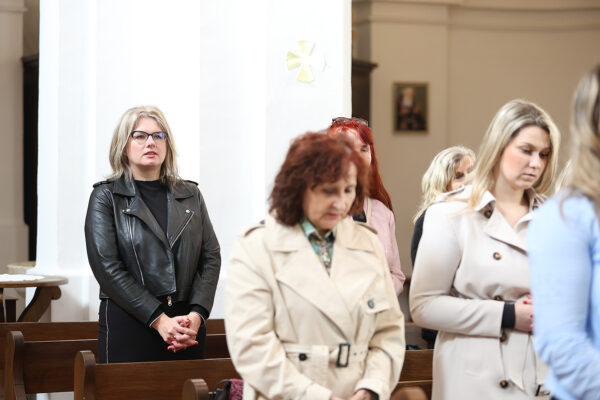 U povodu blagdana Svih svetih u Virovitici odana počast poginulim hrvatskim braniteljima i civilnim žrtvama 49 svi sveti vijenci i misa 262