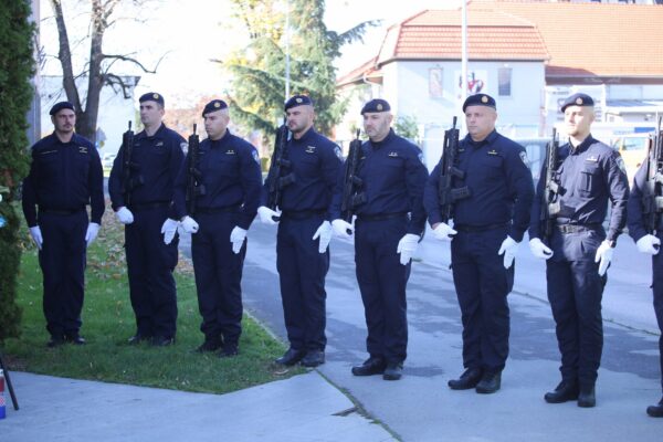 U povodu blagdana Svih svetih u Virovitici odana počast poginulim hrvatskim braniteljima i civilnim žrtvama 50 z svi sveti vijenci i misa z 1