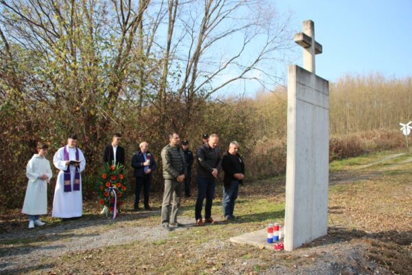 Obilježena 34. godišnjica pogibije pripadnika 127. brigade HV na području općine Đulovac 8 IMG 4250 Custom