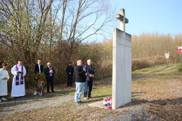 Obilježena 34. godišnjica pogibije pripadnika 127. brigade HV na području općine Đulovac 10 IMG 4256 Custom