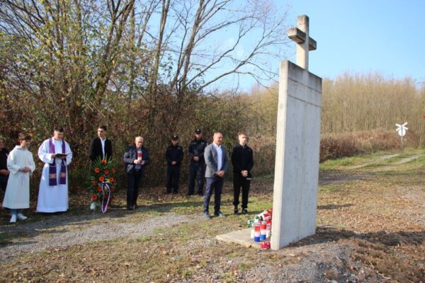 Obilježena 34. godišnjica pogibije pripadnika 127. brigade HV na području općine Đulovac 13 IMG 4268 Custom