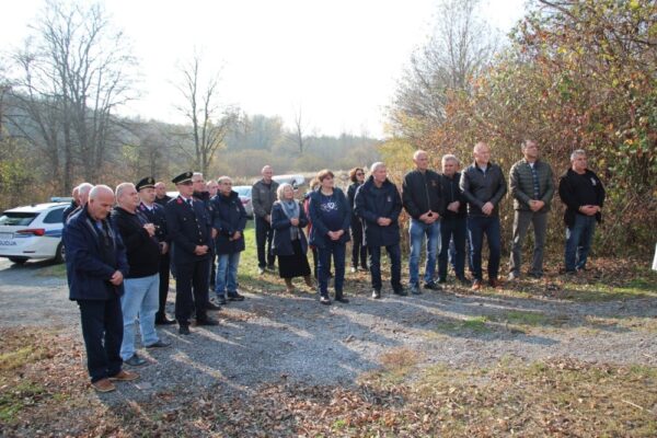 Obilježena 34. godišnjica pogibije pripadnika 127. brigade HV na području općine Đulovac 16 IMG 4279 Custom