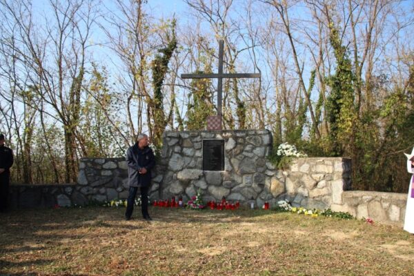 Obilježena 34. godišnjica pogibije pripadnika 127. brigade HV na području općine Đulovac 19 IMG 4315 Custom