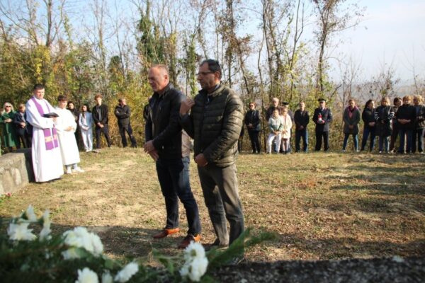 Obilježena 34. godišnjica pogibije pripadnika 127. brigade HV na području općine Đulovac 21 IMG 4321 Custom