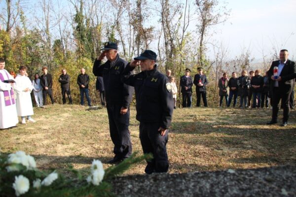 Obilježena 34. godišnjica pogibije pripadnika 127. brigade HV na području općine Đulovac 25 IMG 4336 Custom
