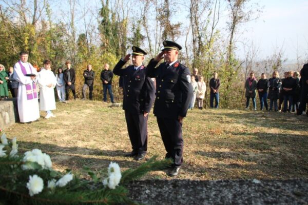 Obilježena 34. godišnjica pogibije pripadnika 127. brigade HV na području općine Đulovac 27 IMG 4349 Custom