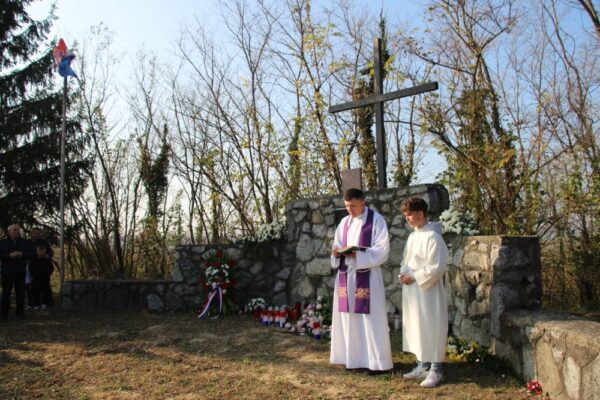 Obilježena 34. godišnjica pogibije pripadnika 127. brigade HV na području općine Đulovac 29 IMG 4367 Custom