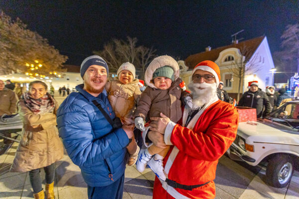 Upaljena prva adventska svijeća: Uz bajku na ledu i koncert klape Intrade Virovitica svečano otvorila najljepše doba godine 196 a advent vtc jedan 52 copy