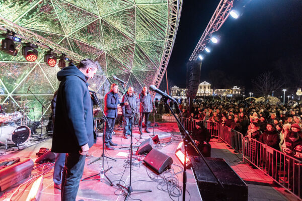 Upaljena prva adventska svijeća: Uz bajku na ledu i koncert klape Intrade Virovitica svečano otvorila najljepše doba godine 198 a advent vtc jedan 56 copy