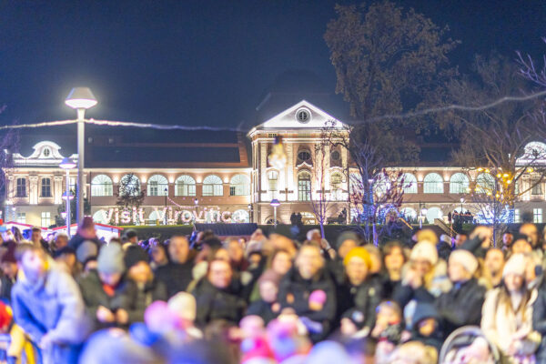Upaljena prva adventska svijeća: Uz bajku na ledu i koncert klape Intrade Virovitica svečano otvorila najljepše doba godine 125 b advent vtc 164