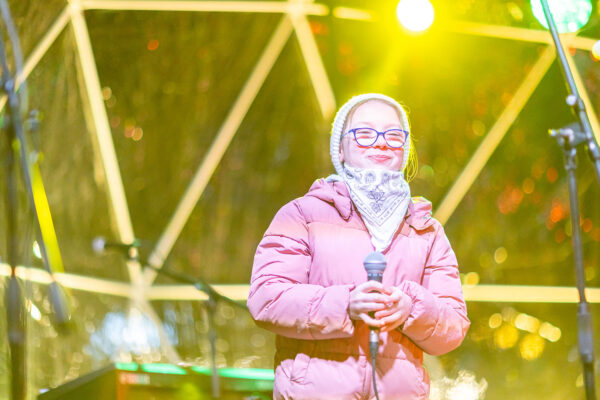 Upaljena prva adventska svijeća: Uz bajku na ledu i koncert klape Intrade Virovitica svečano otvorila najljepše doba godine 126 b advent vtc 167