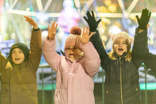 Upaljena prva adventska svijeća: Uz bajku na ledu i koncert klape Intrade Virovitica svečano otvorila najljepše doba godine 128 b advent vtc 169