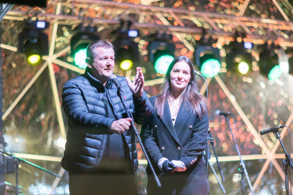 Upaljena prva adventska svijeća: Uz bajku na ledu i koncert klape Intrade Virovitica svečano otvorila najljepše doba godine 134 b advent vtc 176