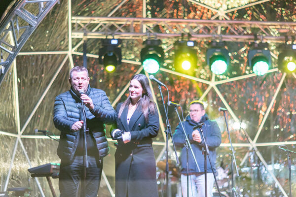 Upaljena prva adventska svijeća: Uz bajku na ledu i koncert klape Intrade Virovitica svečano otvorila najljepše doba godine 135 b advent vtc 177