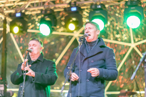 Upaljena prva adventska svijeća: Uz bajku na ledu i koncert klape Intrade Virovitica svečano otvorila najljepše doba godine 154 b advent vtc 203